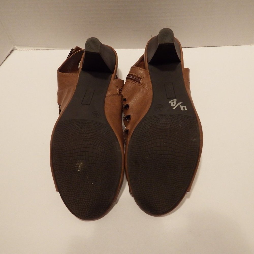 Madeline Wellington Shoes Size 9.5M - Picture 6 of 9